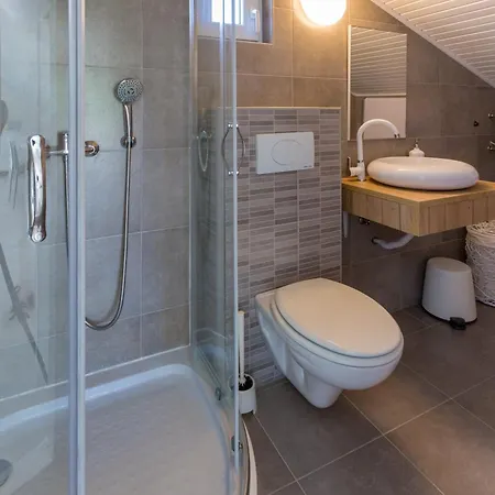Pavlak Apartment *